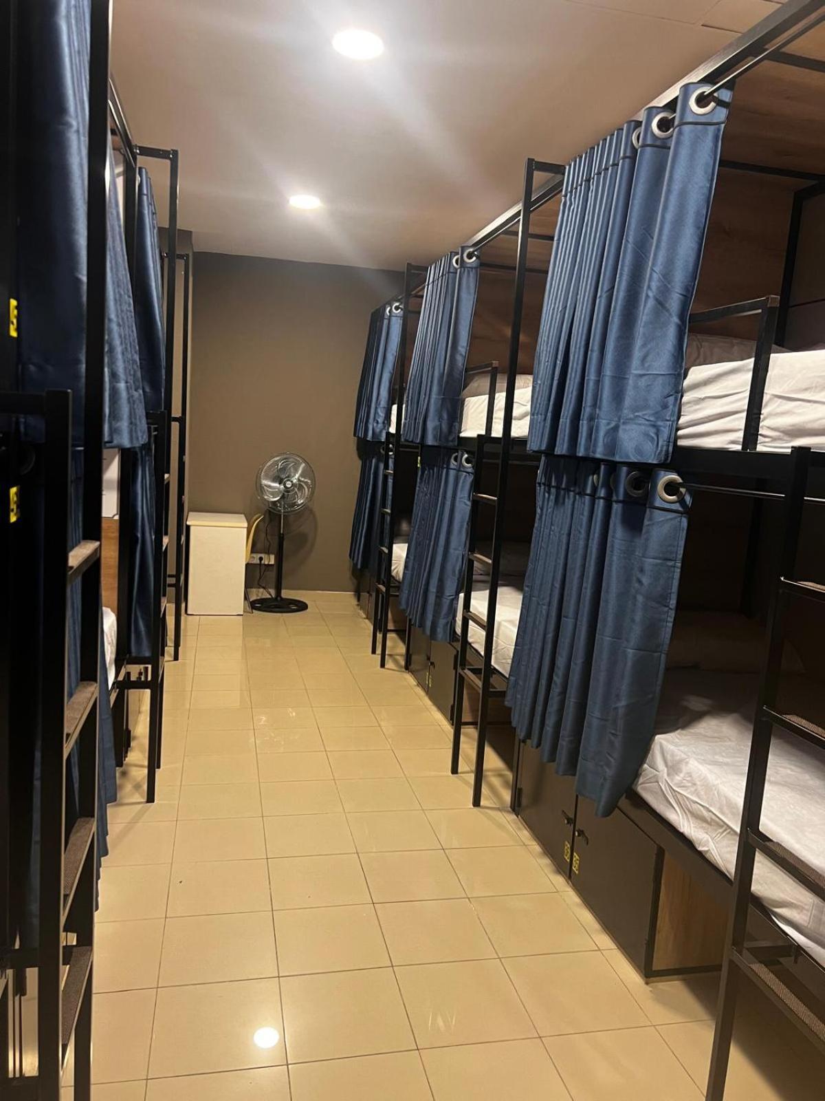 Hostel Estrella 20 マドリード エクステリア 写真