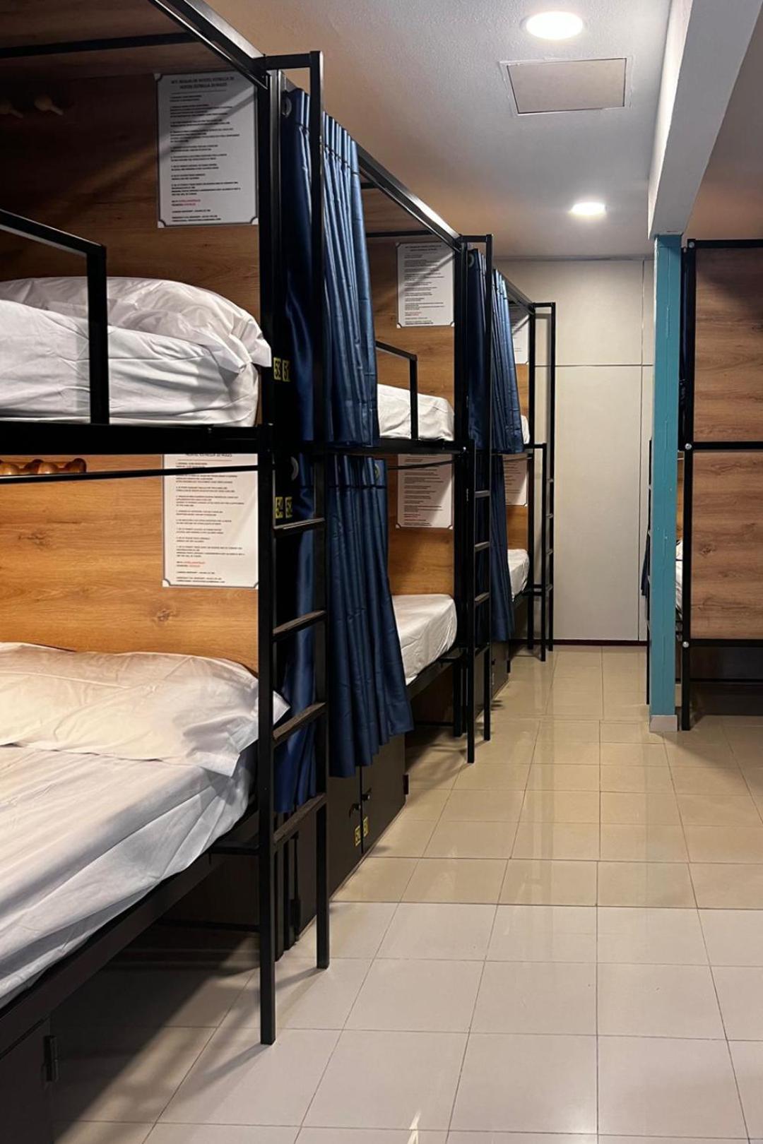 Hostel Estrella 20 マドリード エクステリア 写真
