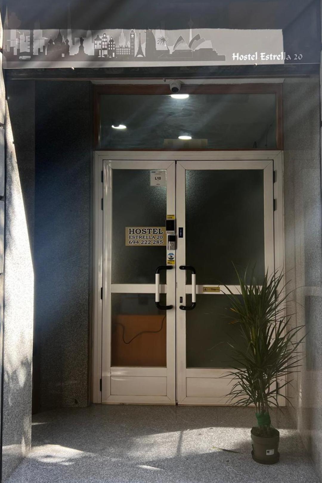 Hostel Estrella 20 マドリード エクステリア 写真